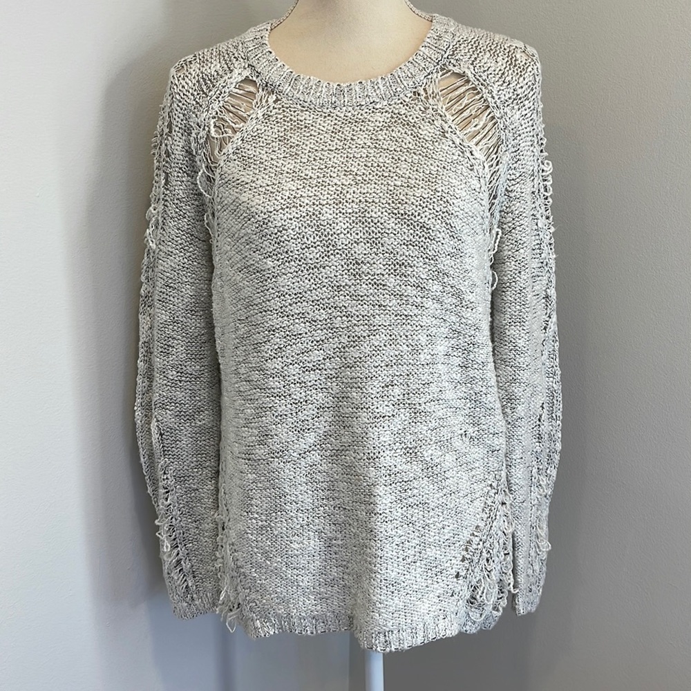 Boutique Distressed Sweater by LUSH Size Small